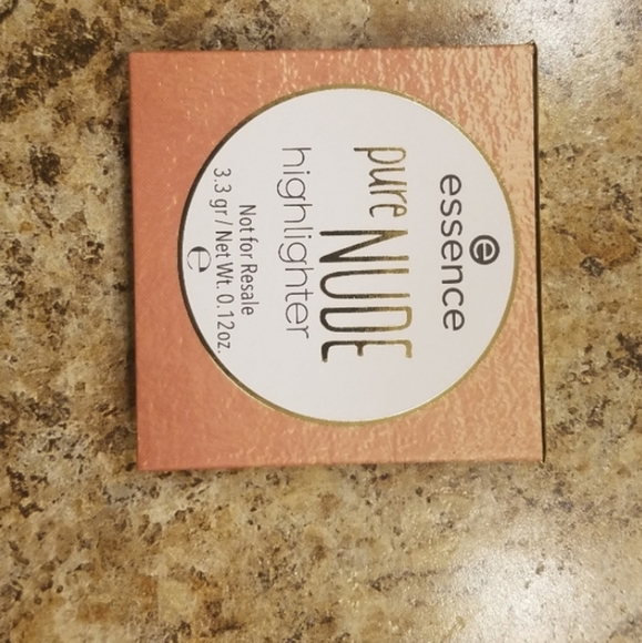 5 for $20. Essence pure nude highlighter - Picture 3 of 3